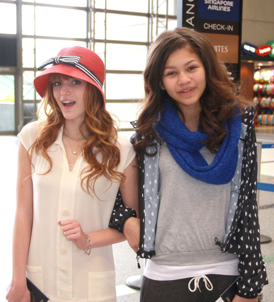 Bella+Thorne+Bella+Thorne+Zendaya+Coleman+Qe5gDeoKgxal