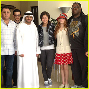 bella-thorne-zendaya-dubai-lax