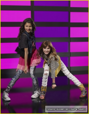 normal_bella-zendaya-shake-it-up-give-03