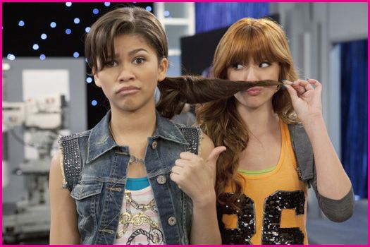 Bella-Thorne-Zendaya-Coleman-Shake-It-Up-Set