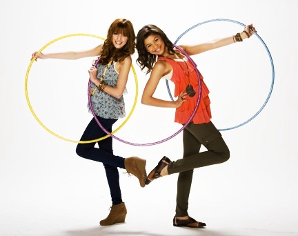 Zendaya-and-Bella-shake-it-up-24186582-432-342